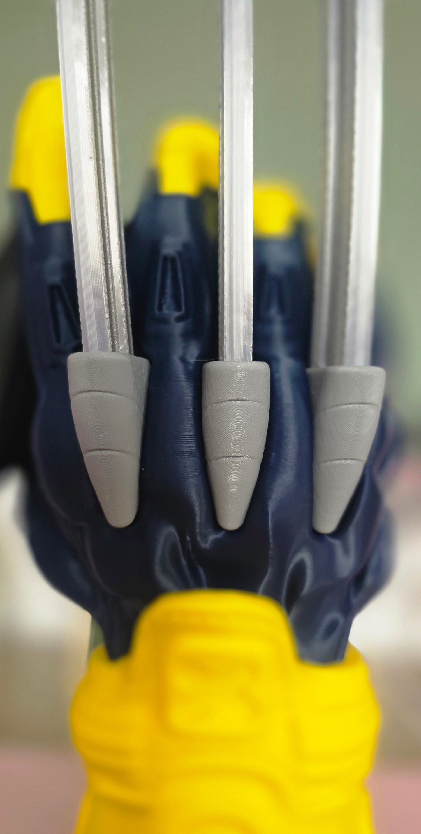 Wolverine-Inspired Claw Gaming Controller Stand