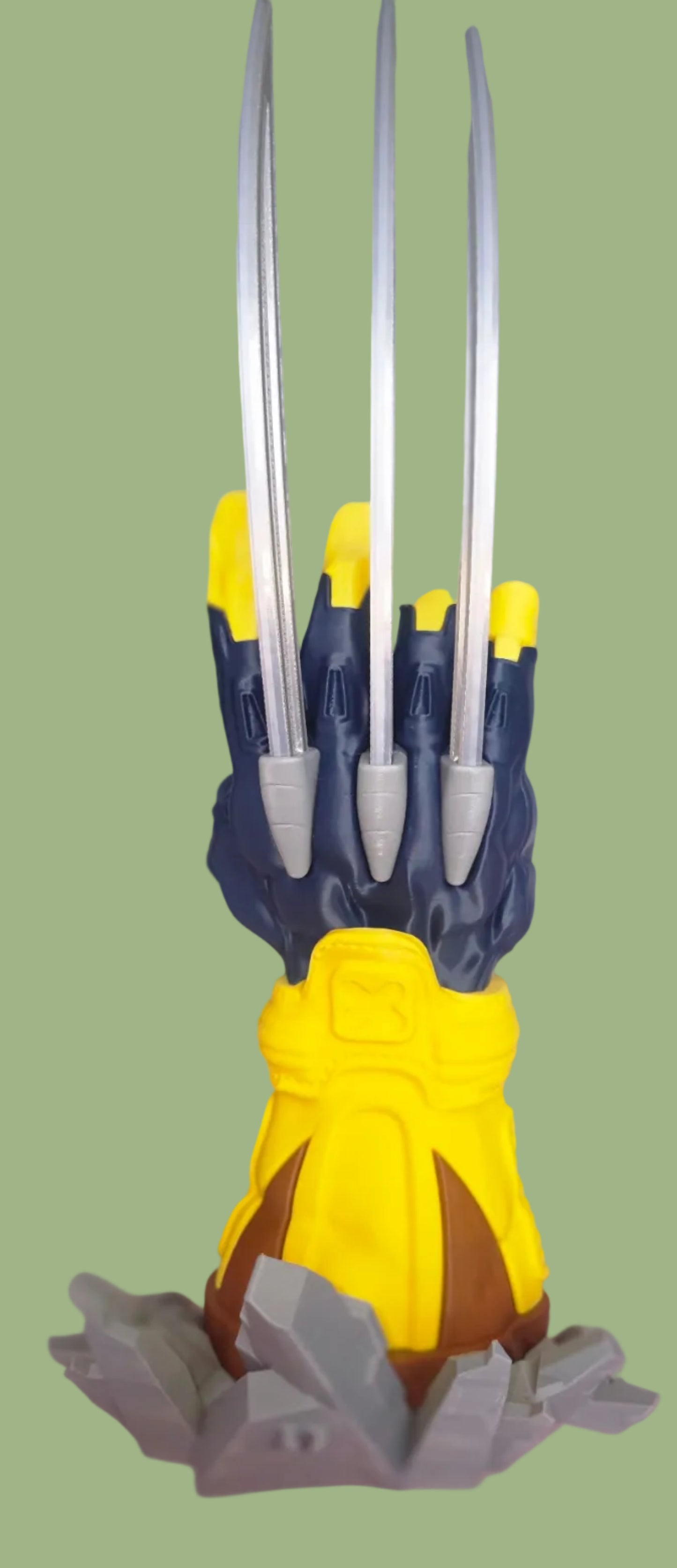 Wolverine-Inspired Claw Gaming Controller Stand