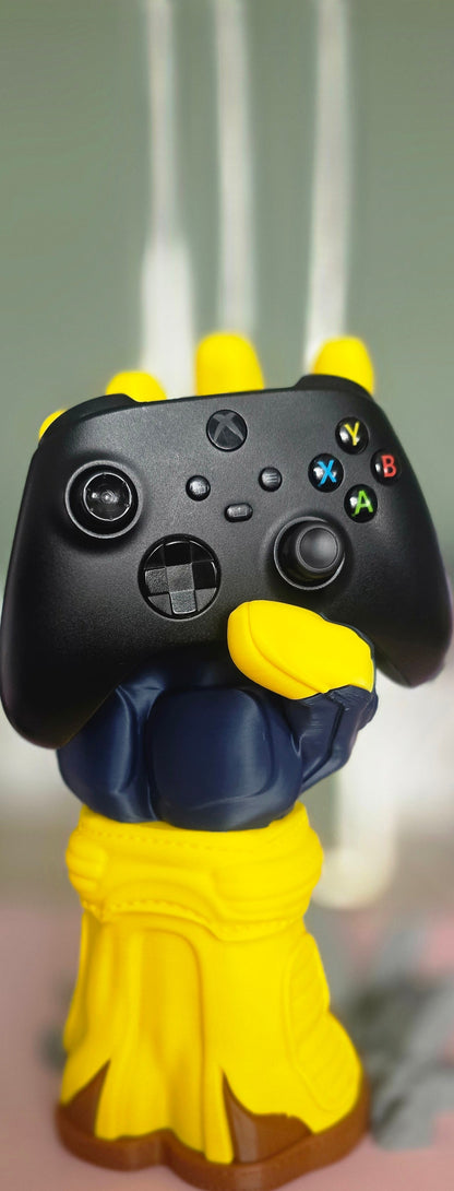 Wolverine-Inspired Claw Gaming Controller Stand