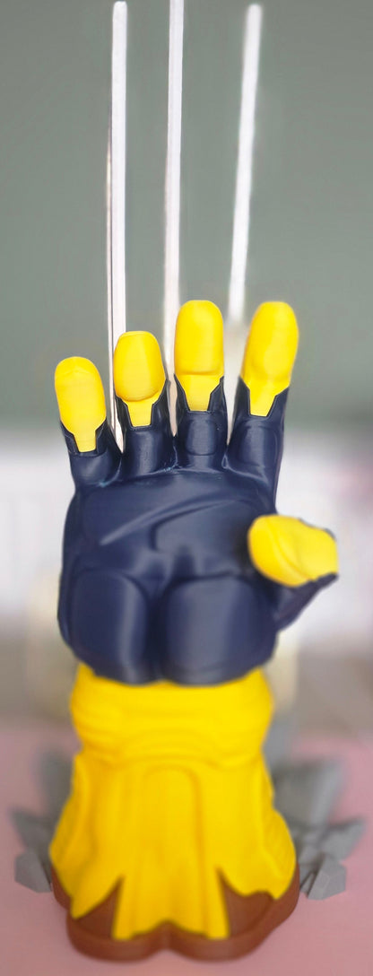 Wolverine-Inspired Claw Gaming Controller Stand